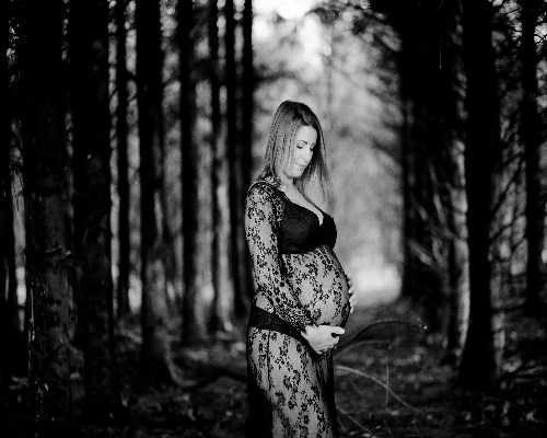 持卡人信用卡额度被降低了，全额还款还是分期大解析